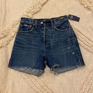 A&F high rise 4” short size 24”!! NWT